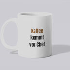 Kaffee kommt vor Chef Becher